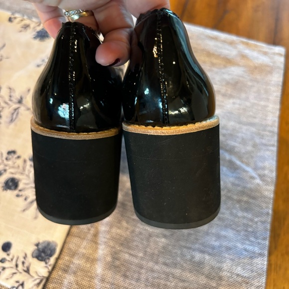 Eileen Fisher Harria Patent Heeled Platform Loafers in Black, size 6.5 - Picture 4 of 11